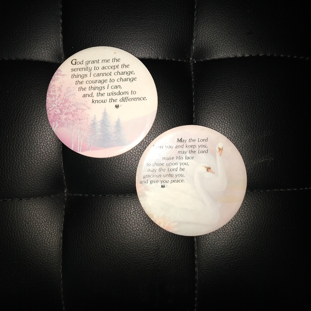 2 Ceramic Magnets